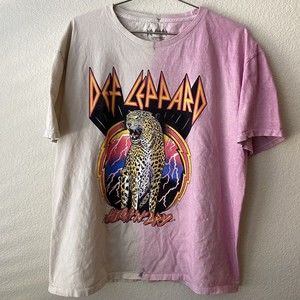 Def Leppard Womens Graphic Shirt Size Large Short Sleeve Neopolitan Color Cotton